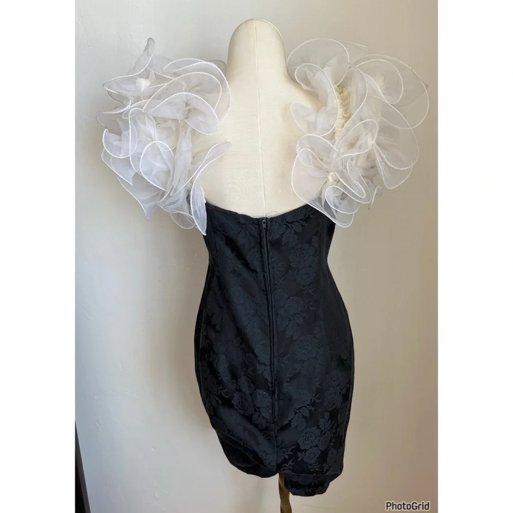 VTG Vintage Dave & Johnny Black Floral Brocade Dress  White Organza Shoulders